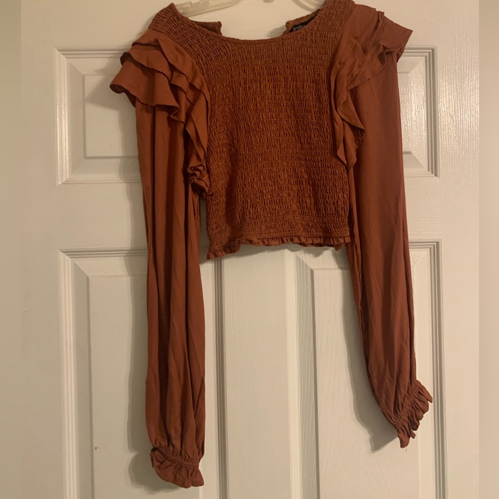 Size small, never worn brown long sleeve